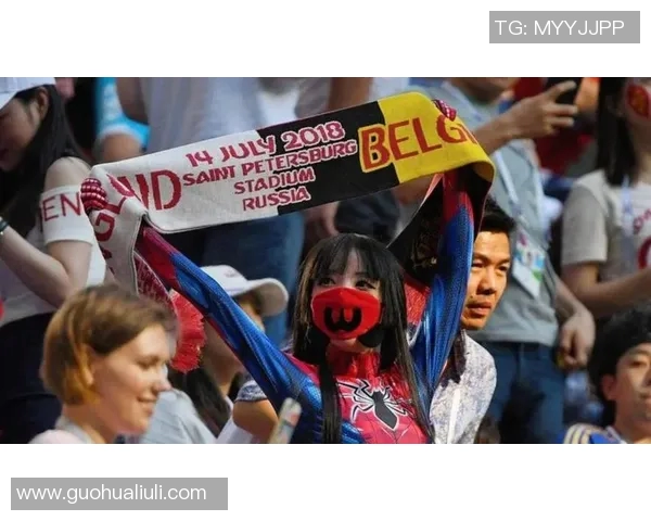 足球明星红牌瞬间引发争议球迷热议裁判判罚公正性与比赛影响