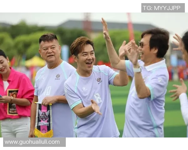 香港足球明星队倾情献唱助力公益活动展现团结精神与运动魅力