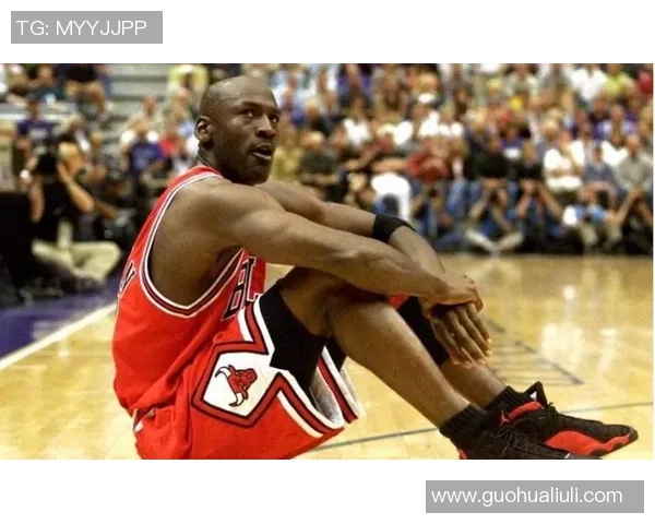 篮球花式动作明星展现极限技巧与魅力引领潮流风尚